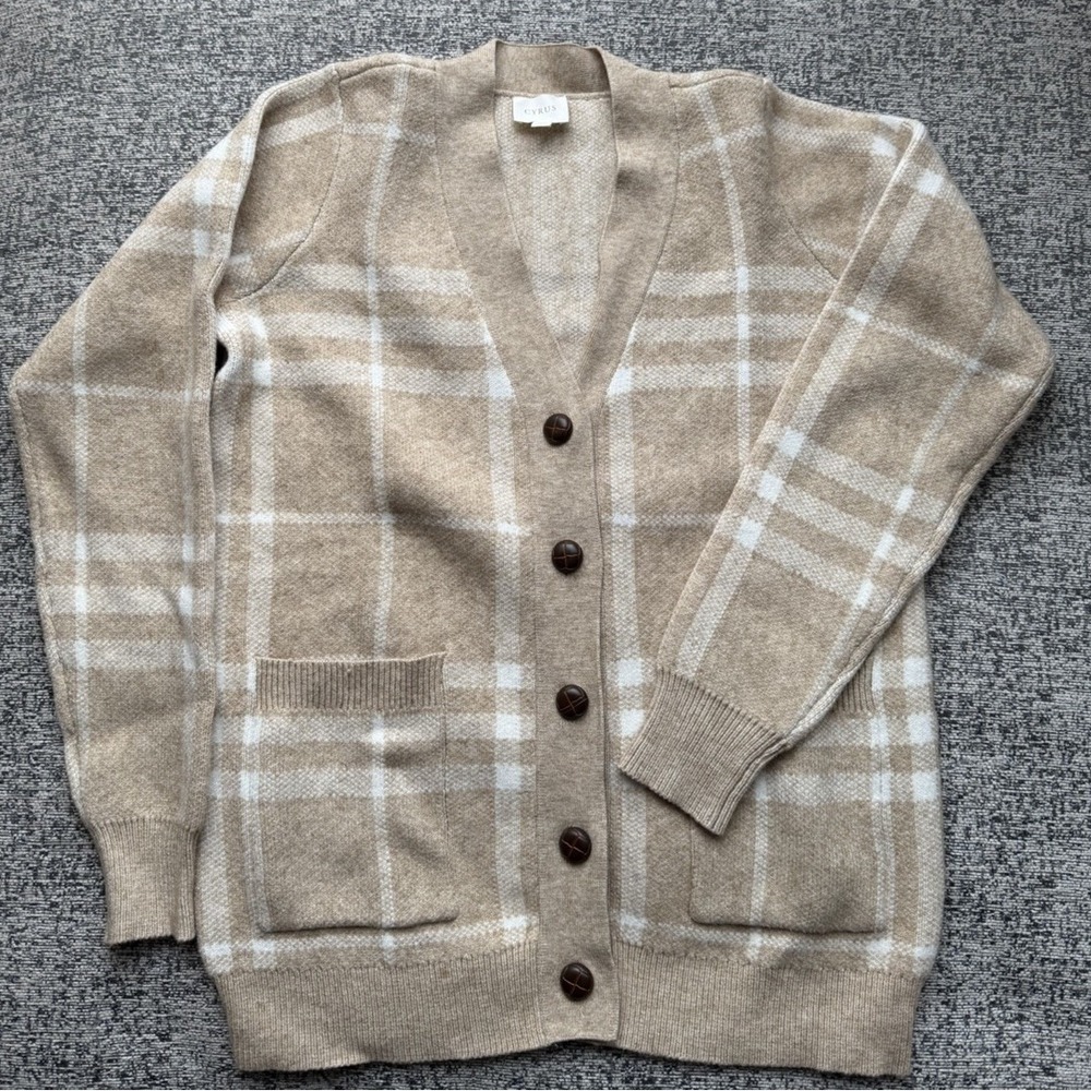 Cyrus Button Down Cardigan Sweater Tan Plaid‎ Preppy Academia Thick Soft Medium